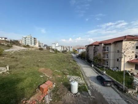 Seferihisar Camikebir'de Yatırım İçin Modern 2+1 Daire