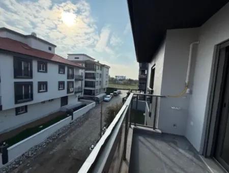 Seferihisar Camikebir'de Yatırım İçin Modern 2+1 Daire