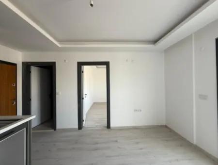 Seferihisar Çolakibrahim Bey'de Site İçinde Satılık 1+1 Daire