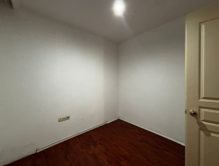 Alsancak Libasın Sokağında 3+1 Köşe 5.Kat Masrafsız Satılık Daire!