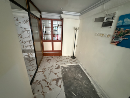 Tarihi Asansör Karşısı Mithatpaşa Caddesi Üzeri 55 M2 Kupon Dükkan