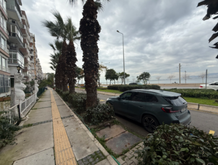 Tarihi Asansör Karşısı Mithatpaşa Caddesi Üzeri 55 M2 Kupon Dükkan