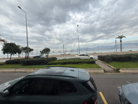 Tarihi Asansör Karşısı Mithatpaşa Caddesi Üzeri 55 M2 Kupon Dükkan