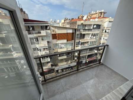 Balçova Ata Caddesi Girişi Full Tadilatlı Asansörlü Ferah Daire