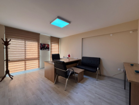 Konak Basmanede Boş 2.Kat Bakımlı 140M2 Satılık İş Yeri / Ofis