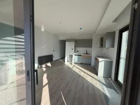 Akıllı Ev Sistemli, Geniş Balkonlu 2+1 Satılık Daire | İzmir Narlıdere