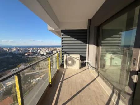 Akıllı Ev Sistemli, Geniş Balkonlu 2+1 Satılık Daire | İzmir Narlıdere