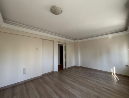 Alsancak Mimar Sinan’da Köşe 2+1 Kombili Kiralk Daire