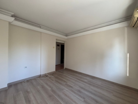 Alsancak Mimar Sinan’da Köşe 2+1 Kombili Kiralk Daire