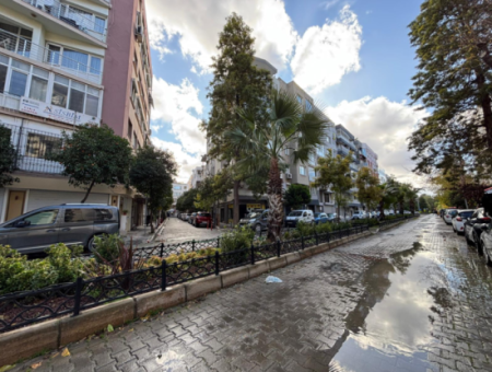 Alsancak Mimar Sinan Caddesi Üzerinde 1+1 Köşe  Kiralık Ofis / Daire!