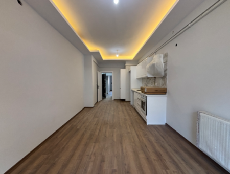 Seferihisar Turabiye’de Balkonlu Satılık 1+1 Daire