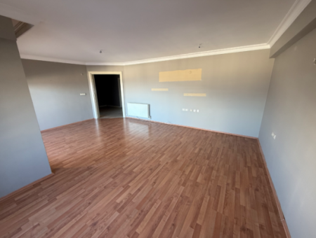 Narlıdere'de Kaya Thermal Yakınında Havuzlu Site'de Deniz Manzaralı