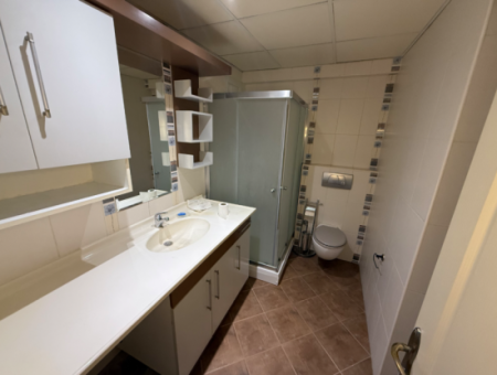 Narlıdere'de Kaya Thermal Yakınında Havuzlu Site'de Deniz Manzaralı