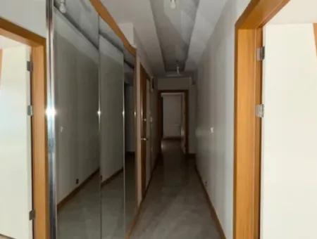 Seferihisar Camikebir'de Satılık 3+1 Özel Ve Lüks Daire