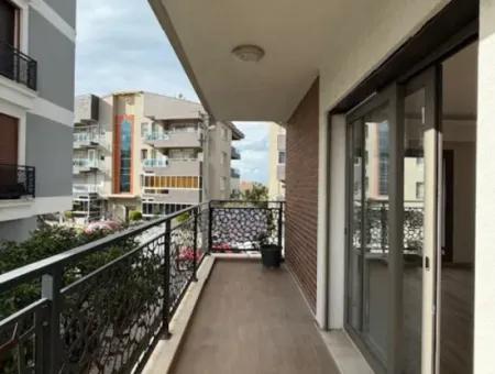 Seferihisar Camikebir'de Kiralık 3+1 Özel Ve Lüks Daire