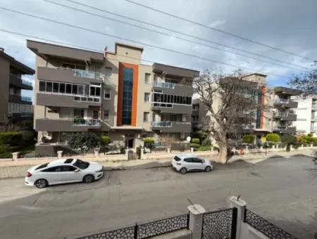 Seferihisar Camikebir'de Kiralık 3+1 Özel Ve Lüks Daire