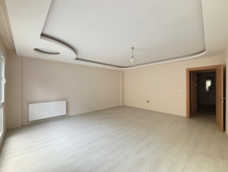 Seferihisar Hıdırlık Mahallesi Bahçe Nizamlı Doğalgazlı  Kiralık 3+1 Daire