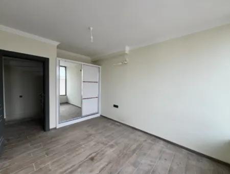 Seferihisar Akarca’da Deniz Manzaralı, Havuzlu Sitede Sıfır 3+1 Villalar