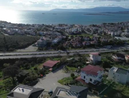 Seferihisar Akarca’da Deniz Manzaralı, Havuzlu Sitede Sıfır 3+1 Villalar