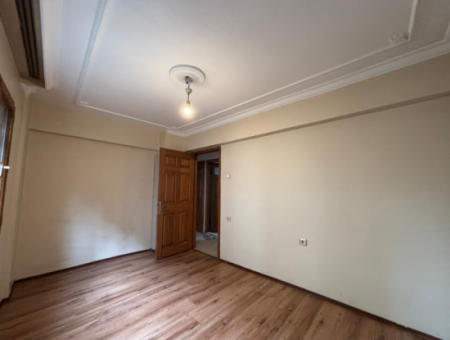 Alsancak Fuar Manzaralı Köşe 3+1 1. Kat Bakımlı Kiralık Daire!