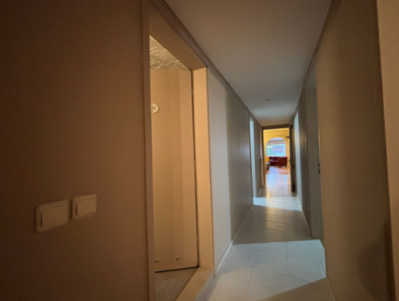 Alsancak Mustafa Enver Bey Caddesi’nde Merkezi Konumda, Geniş Ve Kullanışlı 4+1 Kiralık Daire.