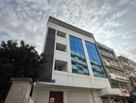 Konak Kemeraltı Girişi Yakınıda 1000M2 Komple Kiralık Bina!