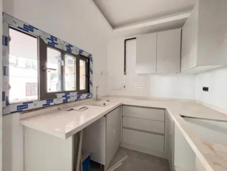 Seferihisar Hıdırlık Mahallesinde Merkez Konumlu Satılık 1 + 1 Daire