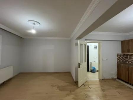 Seferihisar Pazar Yerinde, Teraslı Ve Balkonlu Satılık 3+1 Daire