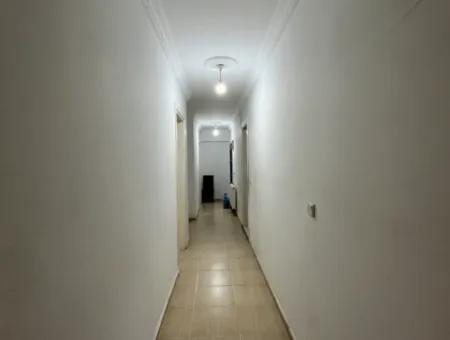 Seferihisar Pazar Yerinde, Teraslı Ve Balkonlu Satılık 3+1 Daire