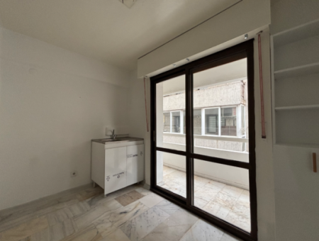 Alsancak Kültür Mahallesin’de Otoparklı 3+1 Masrafsız Kiralık İş Yeri!