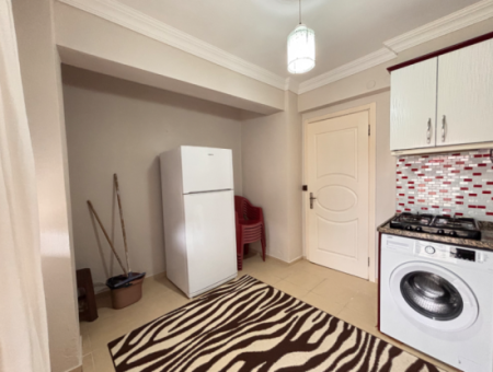 Çeşme Alaçatı’da Geniş Bahçeli Eşyalı Yıllık Kiralık Villa