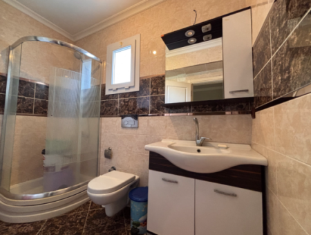 Çeşme Alaçatı’da Geniş Bahçeli Eşyalı Yıllık Kiralık Villa