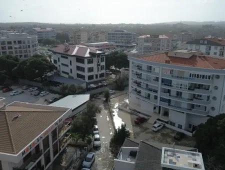 Seferihisar Camikebir Mahallesi – Merkezde, Satılık 1+1 Balkonlu Daire