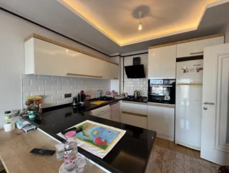 Seferihisar Camikebir Mahallesi – Merkezde, Satılık 1+1 Balkonlu Daire