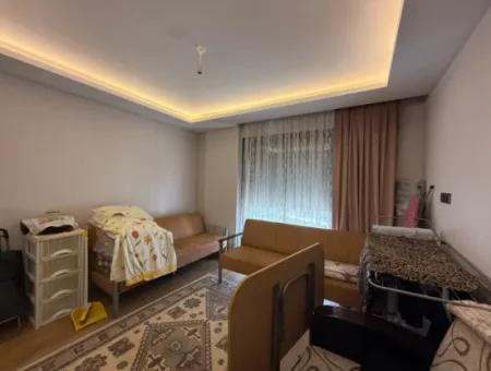 Seferihisar Camikebir Mahallesi – Merkezde, Satılık 1+1 Balkonlu Daire