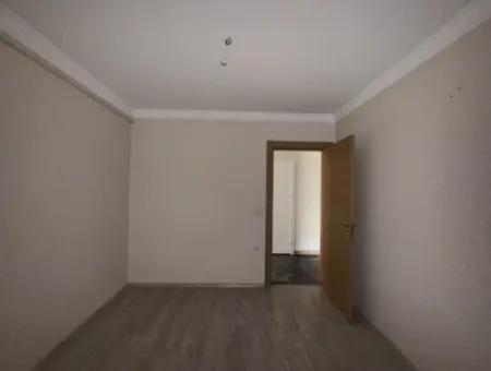 Seferihisar Camiikebir Mahallesi – Gözsüzler Caddesi’nde Satılık 2+1 Daire