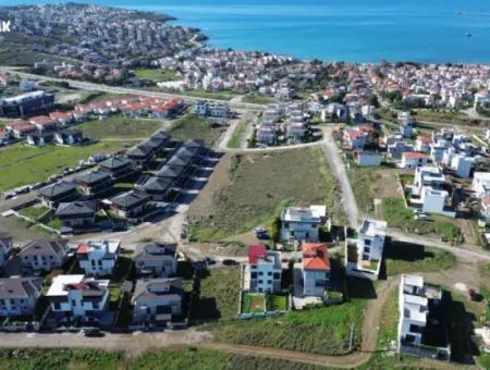 Seferihisar Akarca Tepecik’te | Deniz Manzaralı | Siteler Bölgesinde | İkiz Villa İmarlı Satılık Arsa