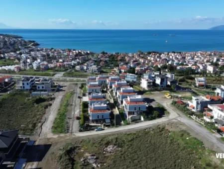 Seferihisar Akarca Tepecik’te | Deniz Manzaralı | Siteler Bölgesinde | İkiz Villa İmarlı Satılık Arsa