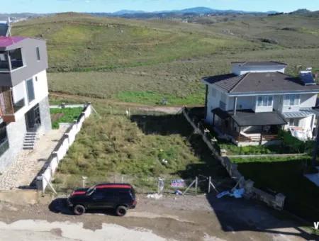 Seferihisar Akarca Tepecik’te | Deniz Manzaralı | Siteler Bölgesinde | İkiz Villa İmarlı Satılık Arsa