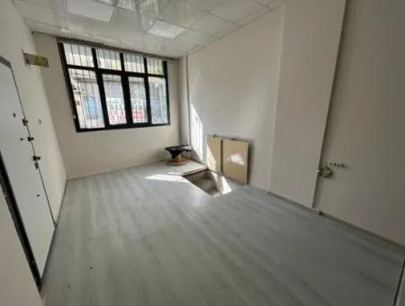 Kahramanlar Camisinin Karşı Köşesi' De 1417 Sokak’ta 70 M² Toplam  Giriş + Bodrum Kiralık Ofis