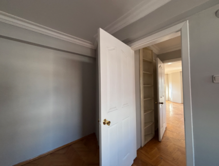 Alsancak Devlet Hastanesi Karşısı Köşe 2+1 Kiralık İş Yeri /Büro