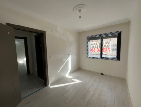 Seferihisar Hıdırlık’ta Şehir Merkezinde Sıfır 1+1 Satılık Daire