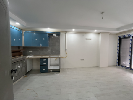 Seferihisar Hıdırlık’ta Şehir Merkezinde Sıfır 2+1 Satılık Daire