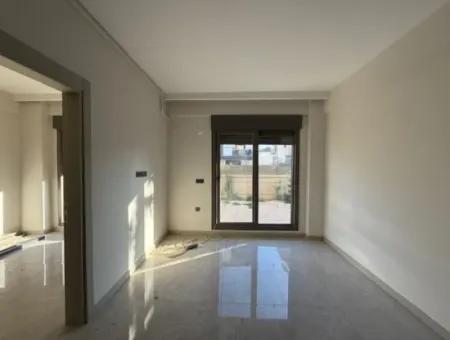 Seferihisar Çolakibrahim'de Modern Tasarımlı Satılık Sıfır 1+1 Daire