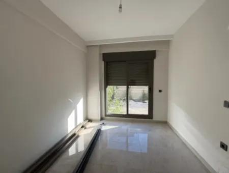 Seferihisar Çolakibrahim'de Modern Tasarımlı Satılık Sıfır 1+1 Daire