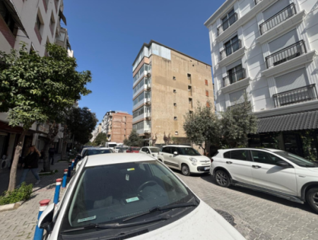 Alsancak  Kahramanlarda 26M2 Otomatik Panjurlu Kiralık Dükkan