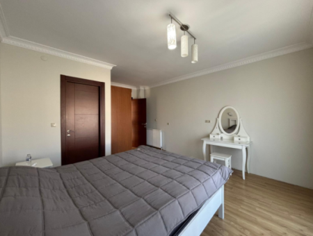 Bornova  Forum Bornova Villalarında Tribleks 3+1 200M2 Kış Bahçeli Kiralık Villa