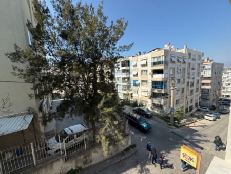 Basın Sitesinde Caddeye Yakın Köşe Ara Kat Full Tadilatlı Daire