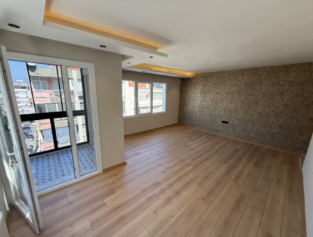 Basın Sitesinde Caddeye Yakın Köşe Ara Kat Full Tadilatlı Daire