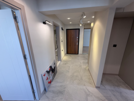 Basın Sitesinde Caddeye Yakın Köşe Ara Kat Full Tadilatlı Daire
